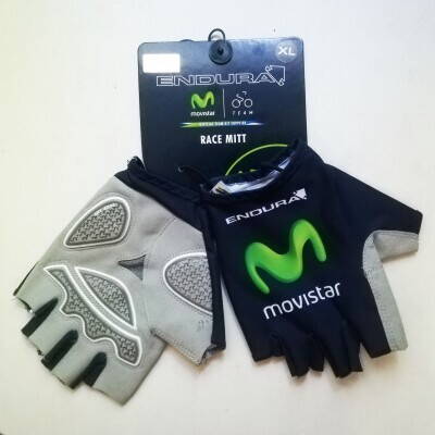 Movistar Team Race Mitts_02.jpg